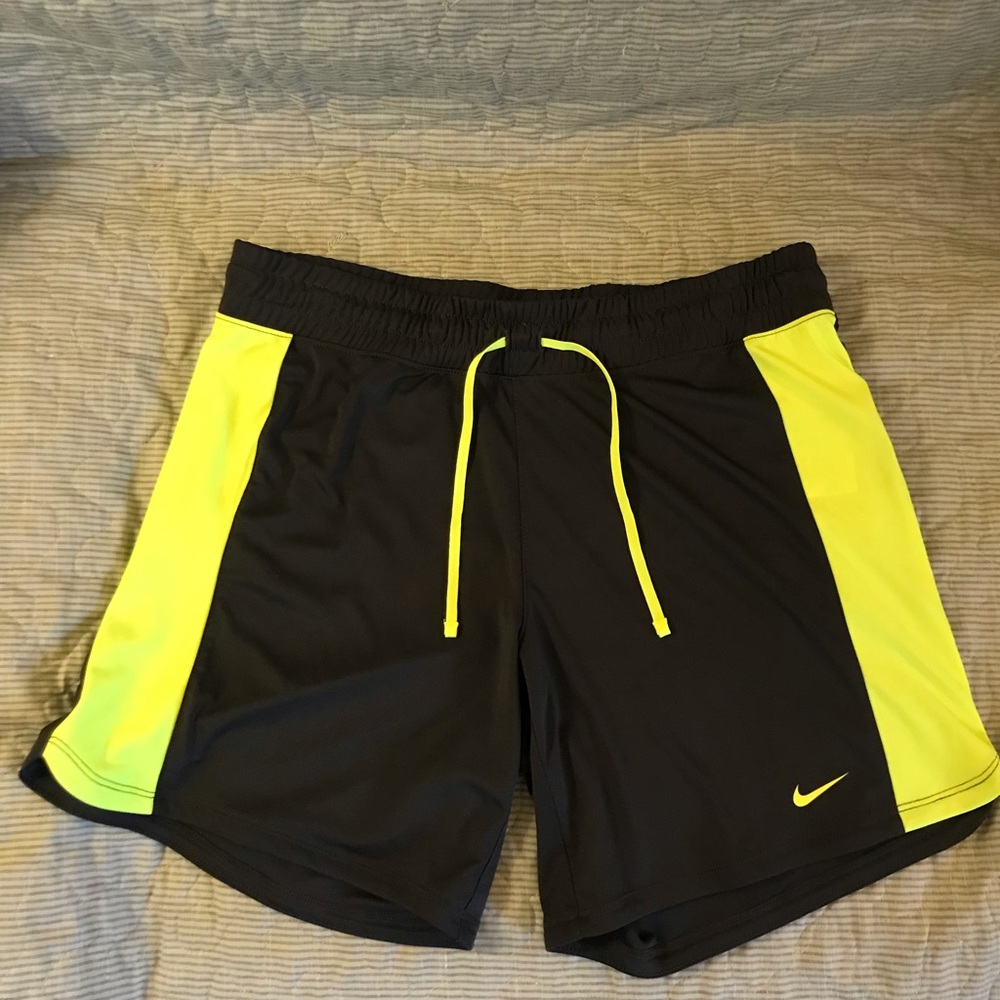 Nike Running Shorts Women's Medium Dri Fit Training 658372 New with Tags
